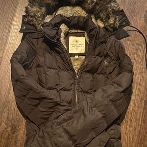 Vintage Abercrombie & Fitch Women's Brown Puffer Jacket